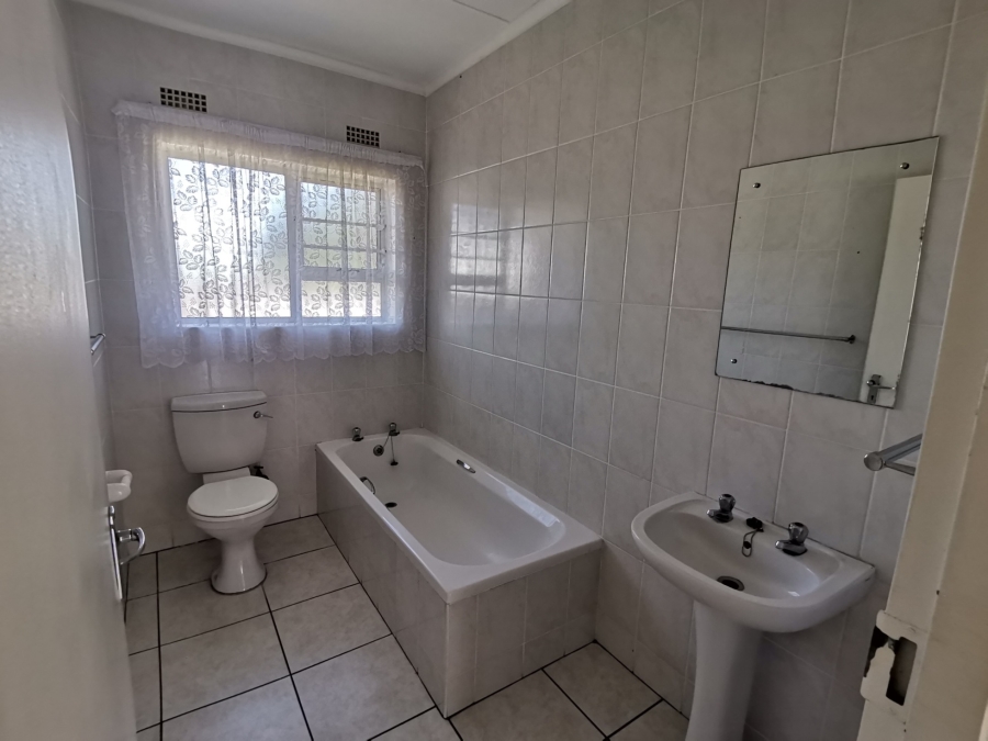 To Let 2 Bedroom Property for Rent in Cambridge Eastern Cape